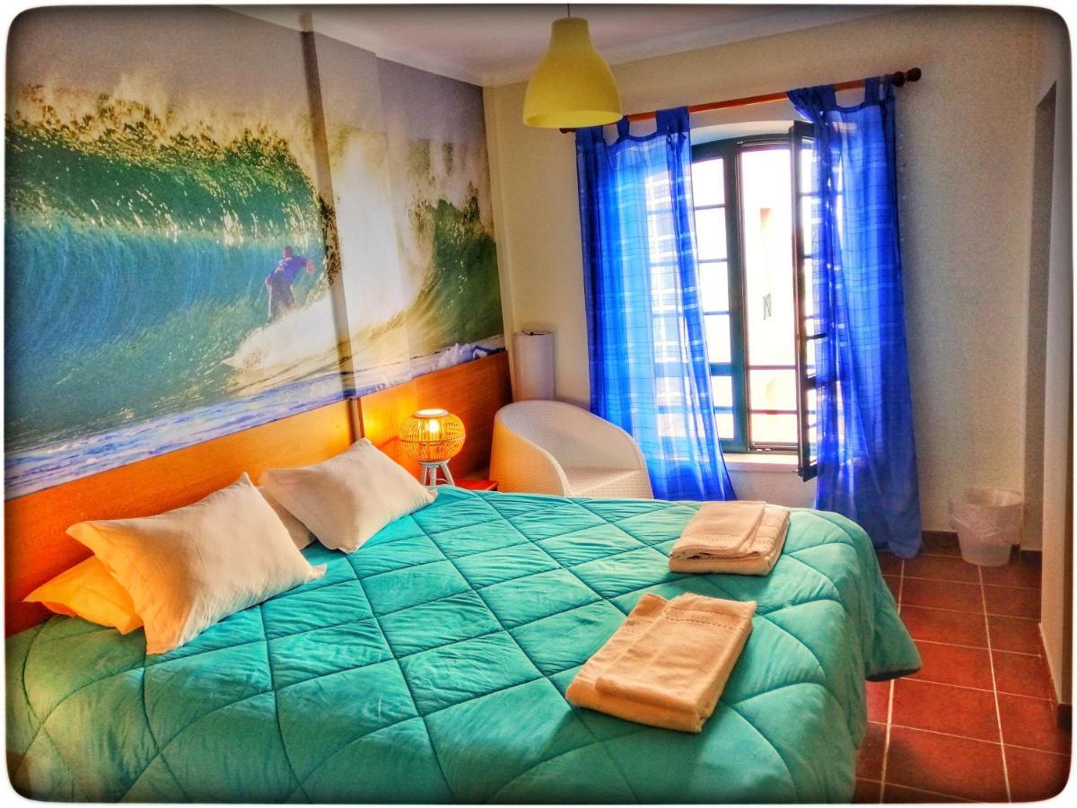Supertubos Beach Hostel Atouguia Da Baleia Eksteriør billede
