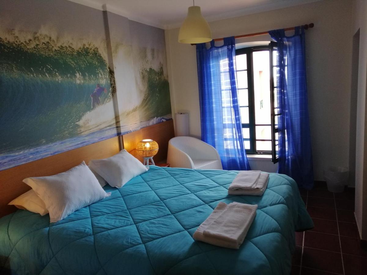 Supertubos Beach Hostel Atouguia Da Baleia Eksteriør billede