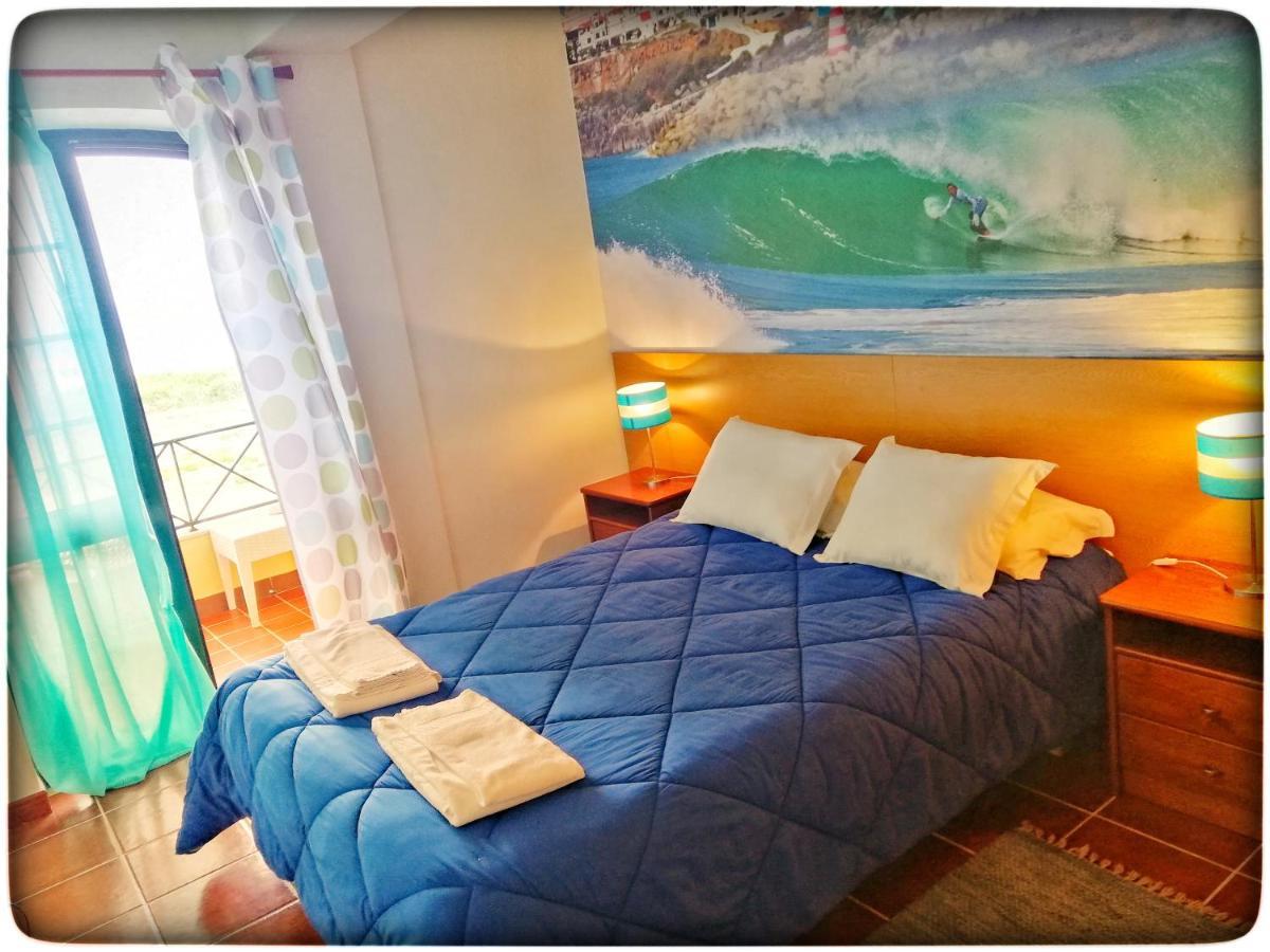 Supertubos Beach Hostel Atouguia Da Baleia Eksteriør billede