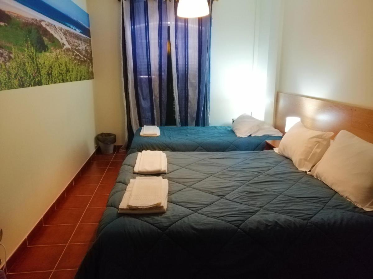 Supertubos Beach Hostel Atouguia Da Baleia Eksteriør billede