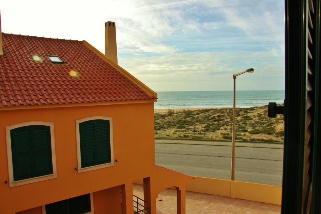 Supertubos Beach Hostel Atouguia Da Baleia Værelse billede