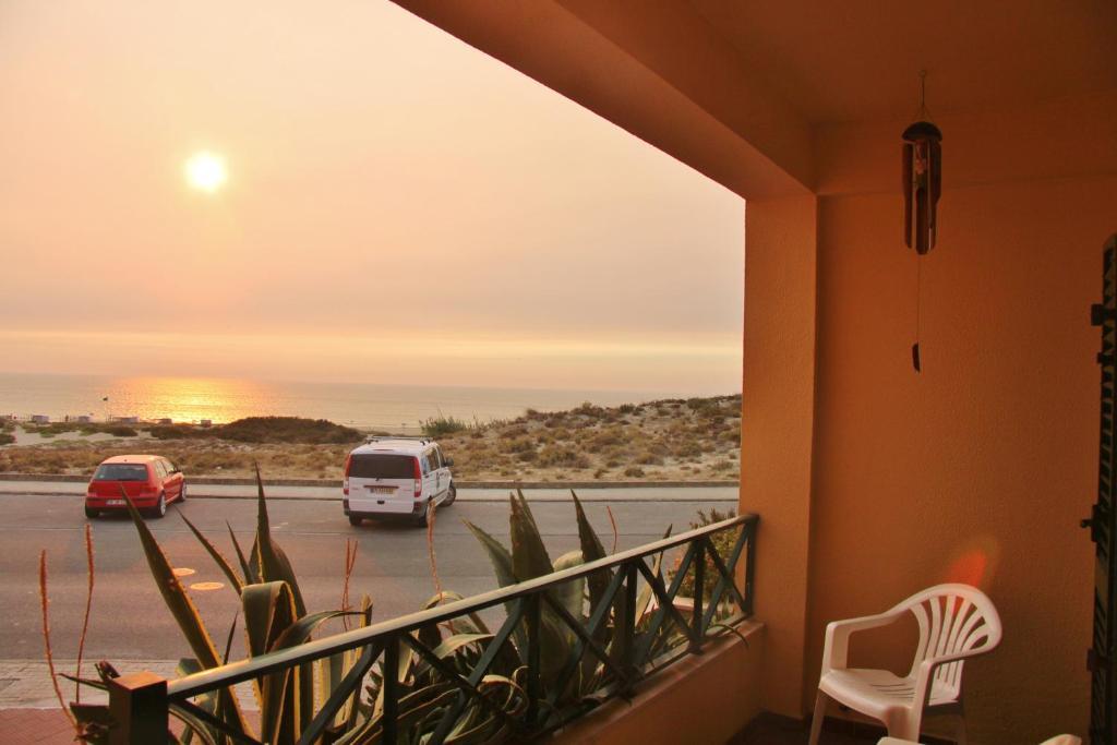 Supertubos Beach Hostel Atouguia Da Baleia Eksteriør billede