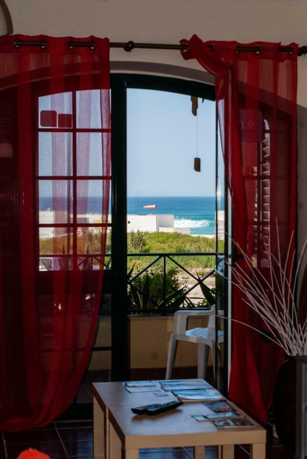 Supertubos Beach Hostel Atouguia Da Baleia Eksteriør billede